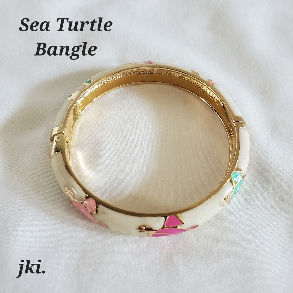 Colorful Sea Turtle Hinge Bangle 7.5"